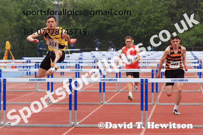 Hurdles, 2026 North Eastern Track and Field Champs, Shildon, County Durham. Photo: David T. Hewitson/Sports for All Pics